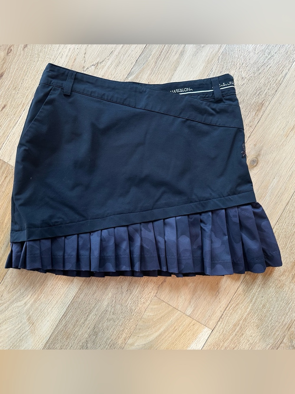 Mark & Lona Mini Skirt with Skull Logo Sport Golf Women’s Size Medium , Black